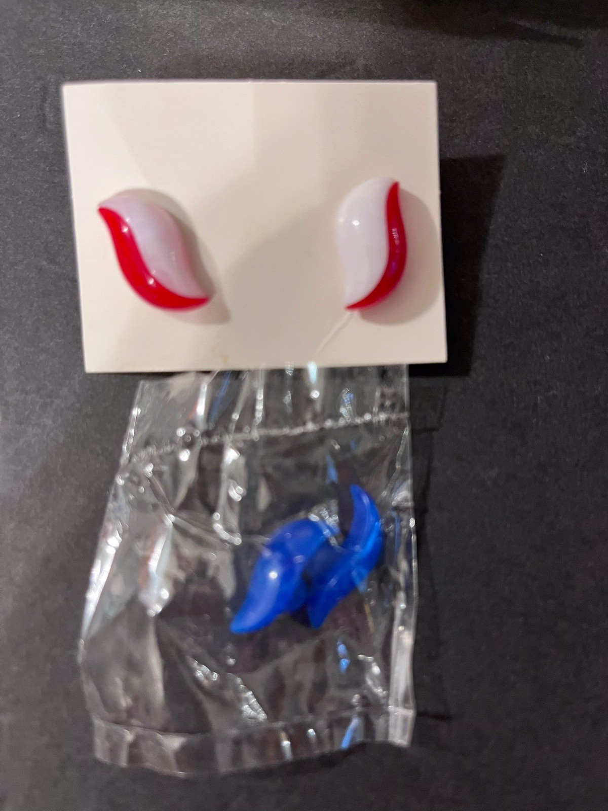 Avon Vtg 1984 Summer Brights Convertilbe Pierced Earrings. NEW IN ORIGINAL BOX