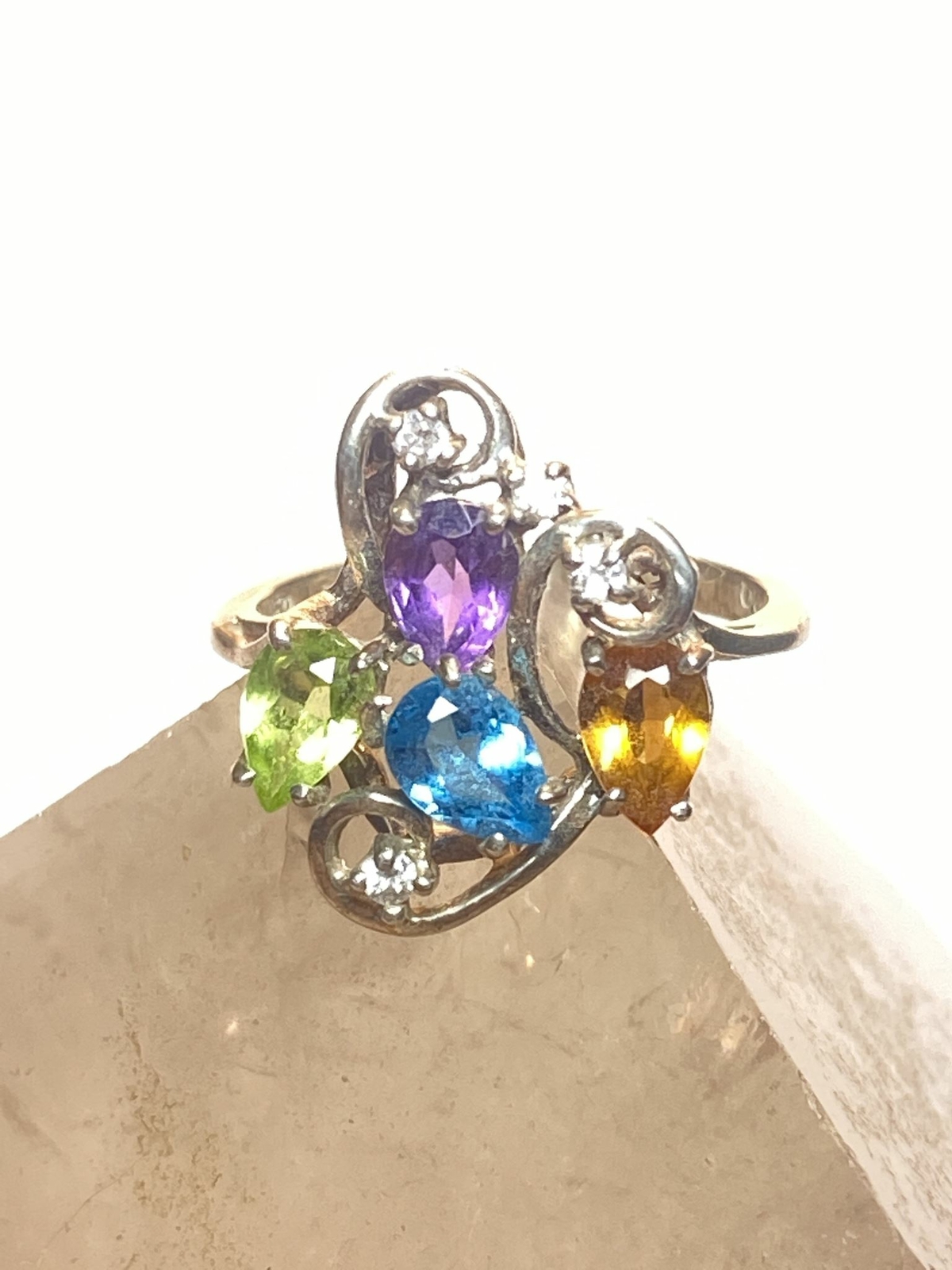 Cocktail ring size 6.75 sparkly colored stones blue pink yellow pinky sterling s
