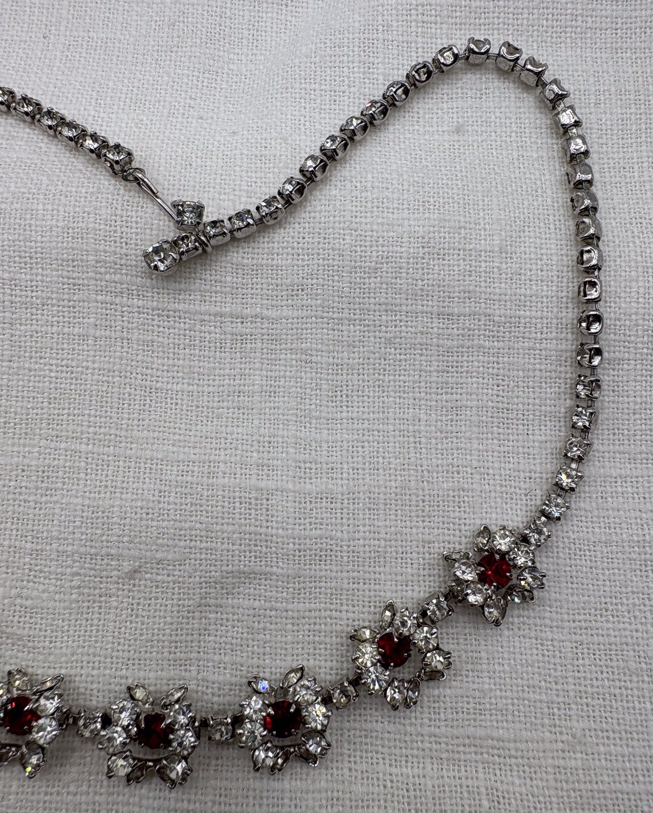 1950’s Vintage Red & Clear Rhinestone Choker Necklace Floral Pattern 15”