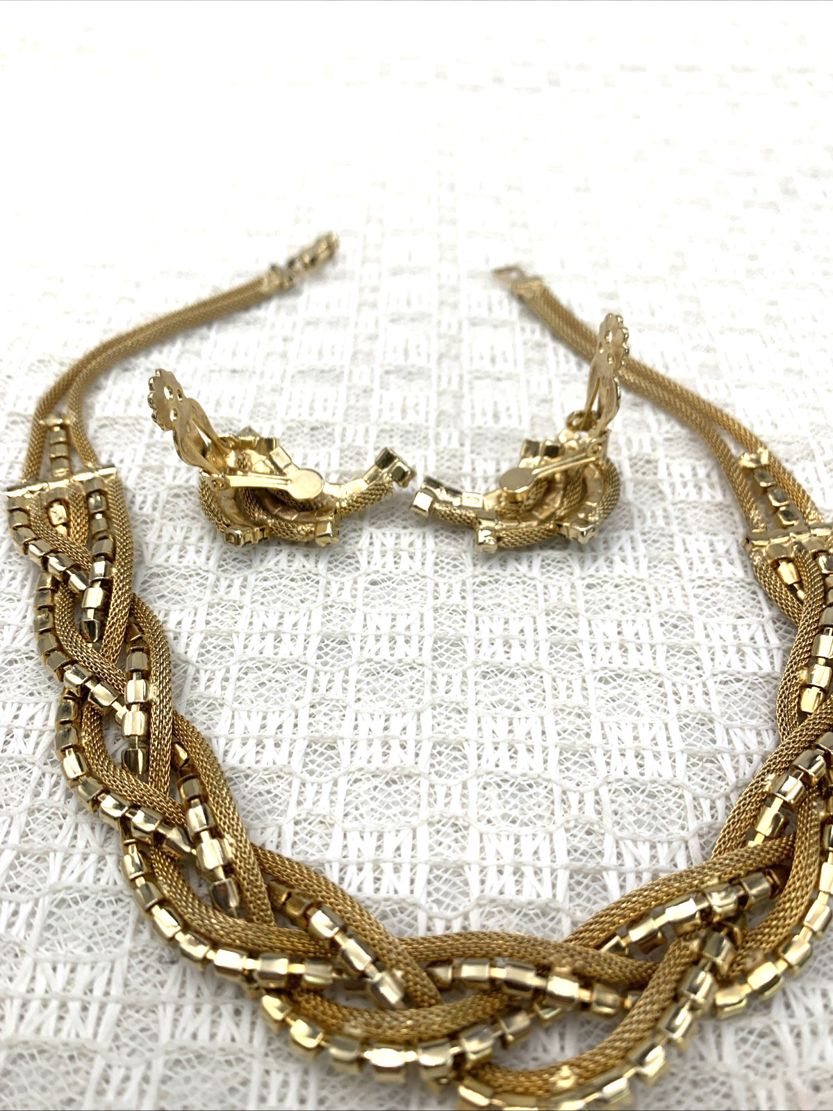 BRAIDED Goldtone Mesh & Clear Rhinestone 15″ Necklace & 1-1/4 x 1″ Clip Earrings