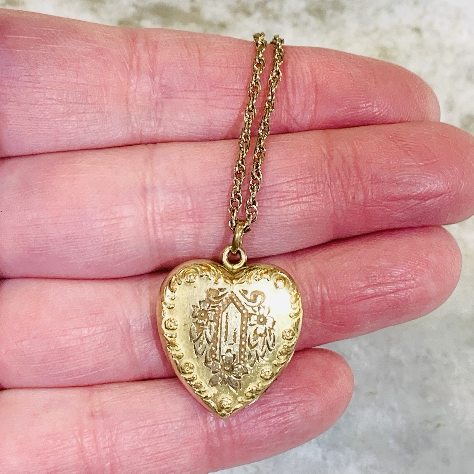 ANTQ HEART LOCKET Necklace 12K GOLD FILLED 8.58gr Art Nouveau .75” House 20”