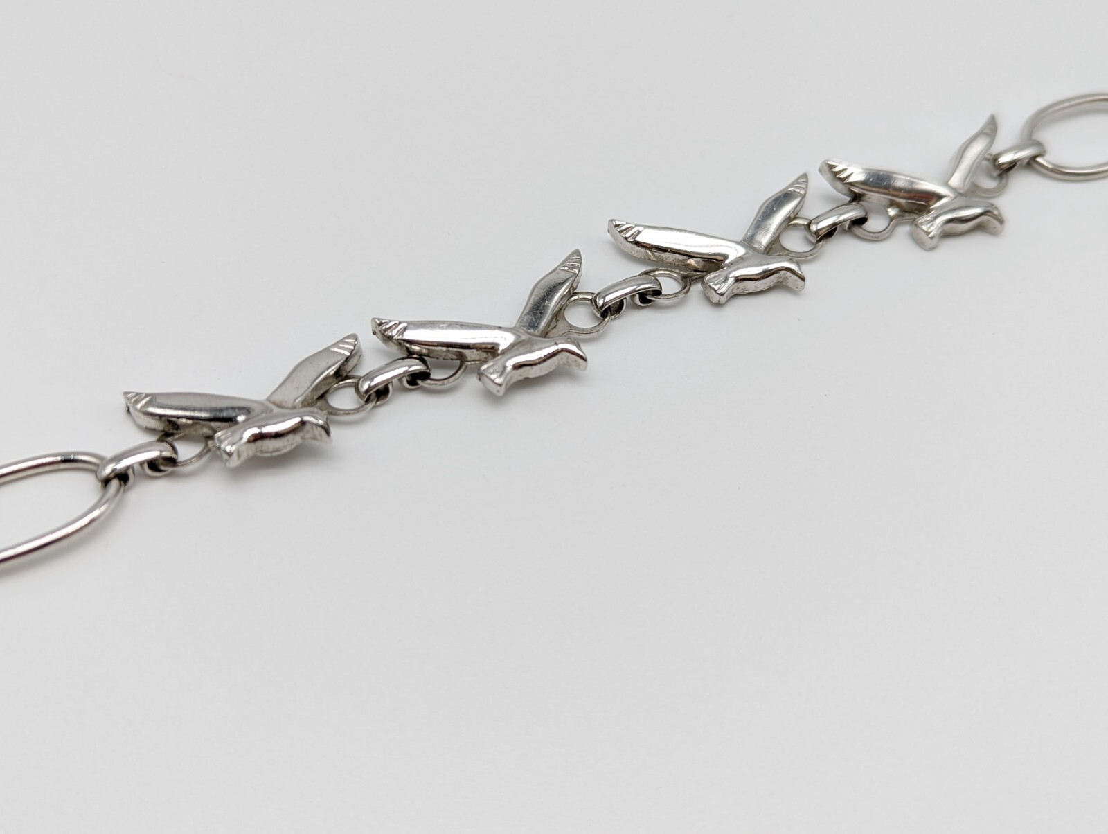 Vintage Silver Tone Flying Stretched Wing Bird Dove Chain Link Bracelet Animals