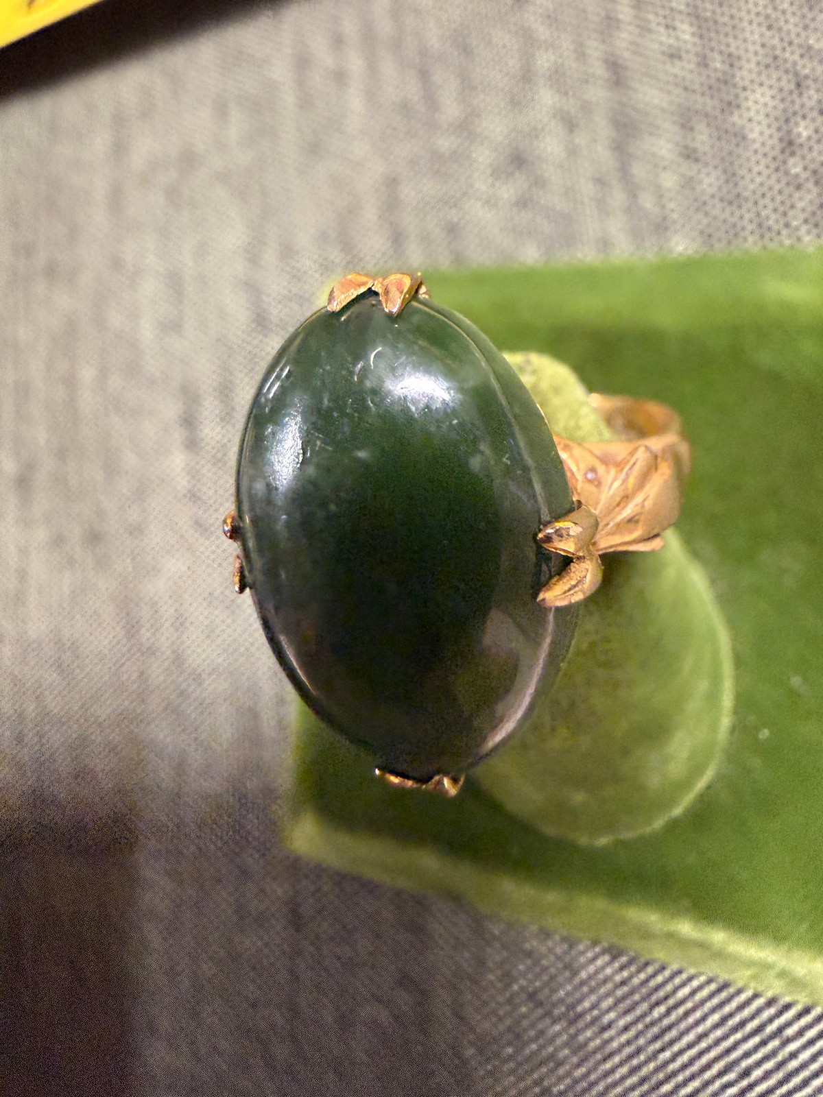 Vintage SOLID 14KT Gold Stamped Jade Ring Size 7.25 4.5g New Old Stock!