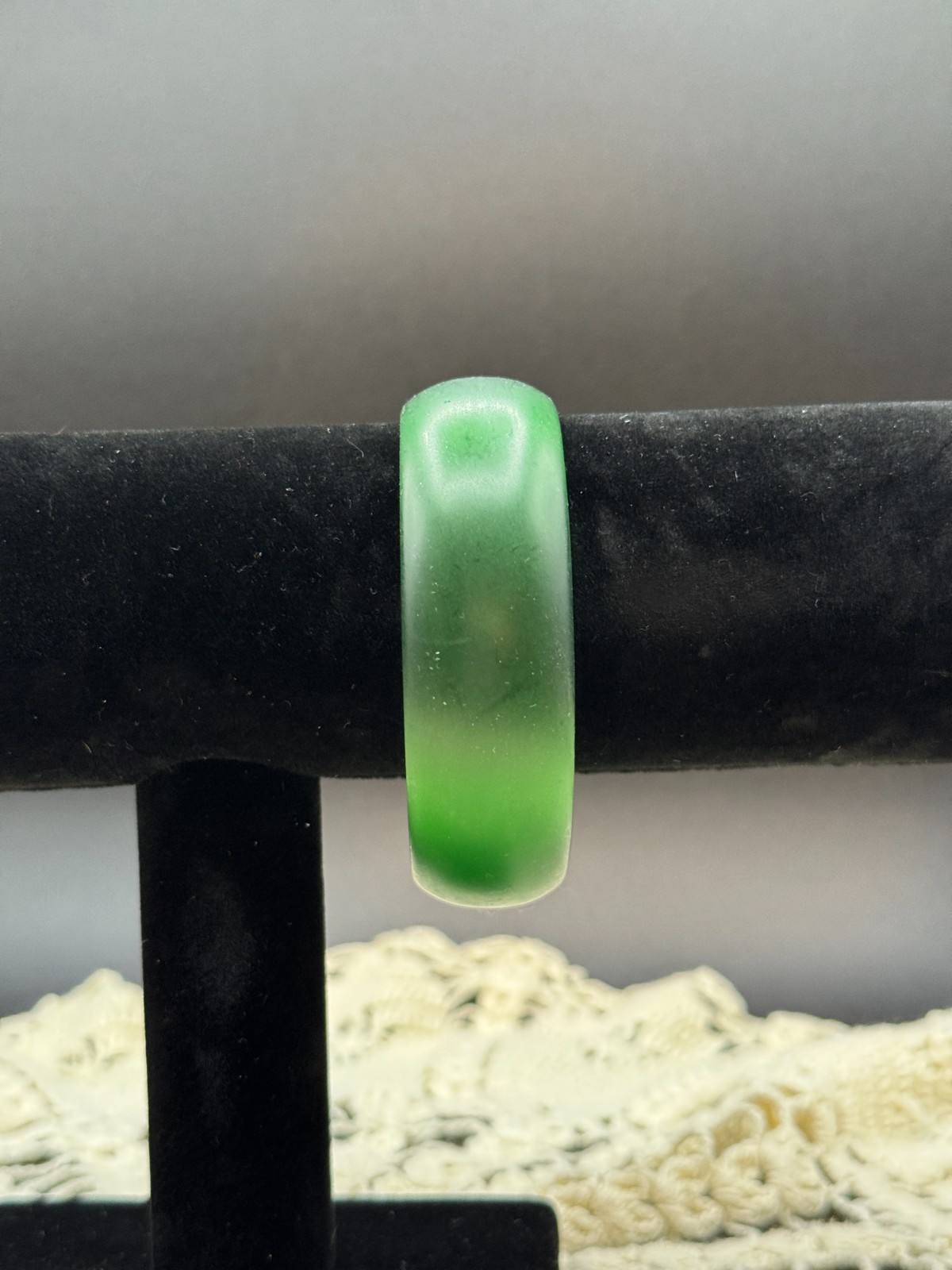 Vtg 1950s Translucent Spinach Green Lucite Dome Bangle Bracelet Seamless MCM