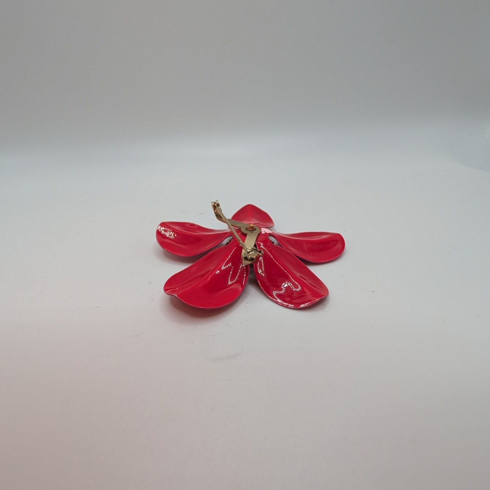 VTG Bright Red-Gold Metal Enamel Flower Power Brooch & Clip On Earring Set