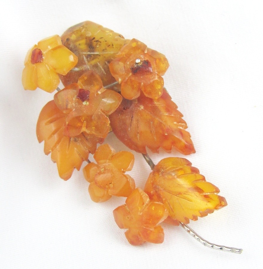 Vintage Honey Butterscotch Carved Flowers & Leaves Amber with Inclusions Brooch