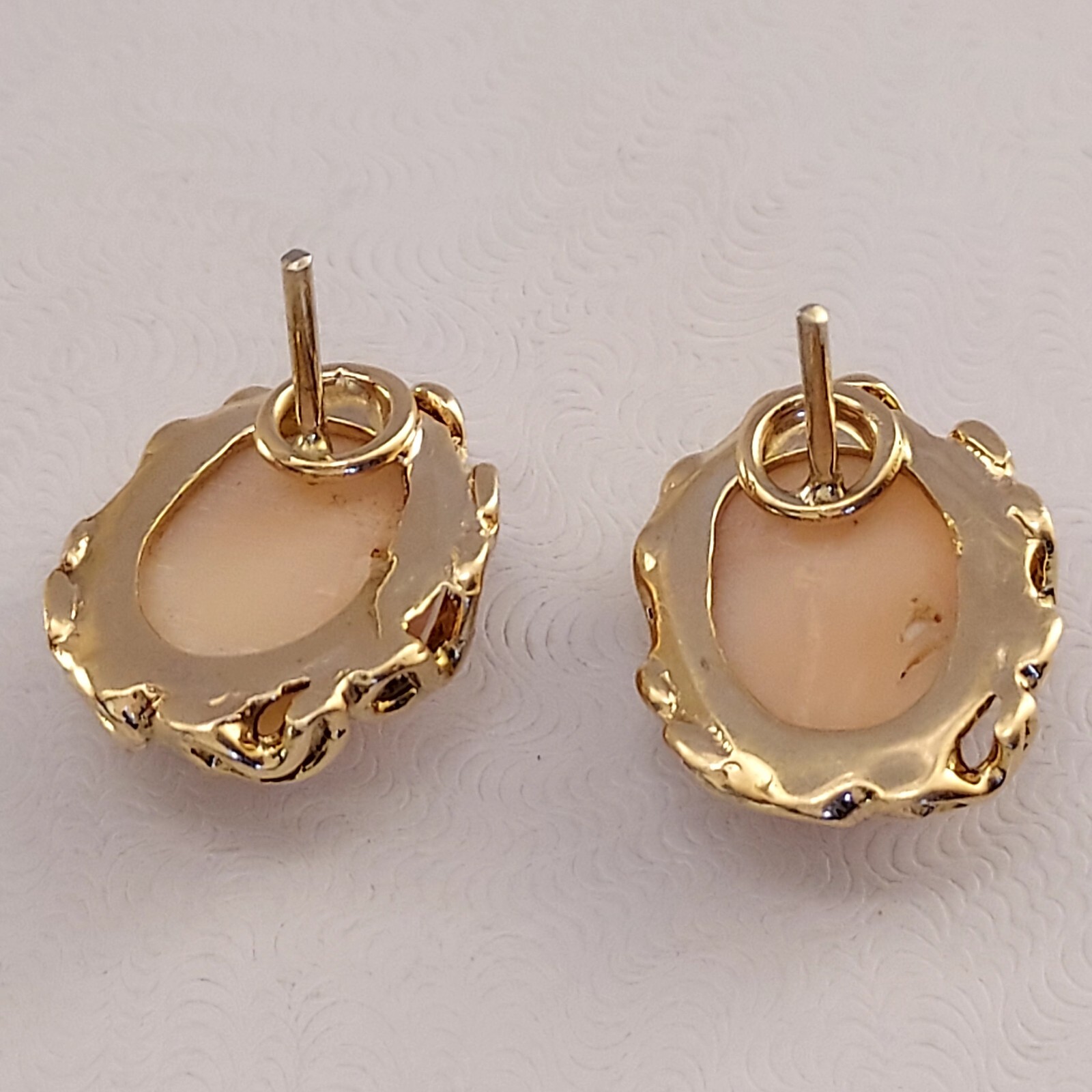 Vintage 14k Coral Stud Earrings. 1/2″x5/8″/ Weight 6.4 Grams. 10x 12 mm Coral.