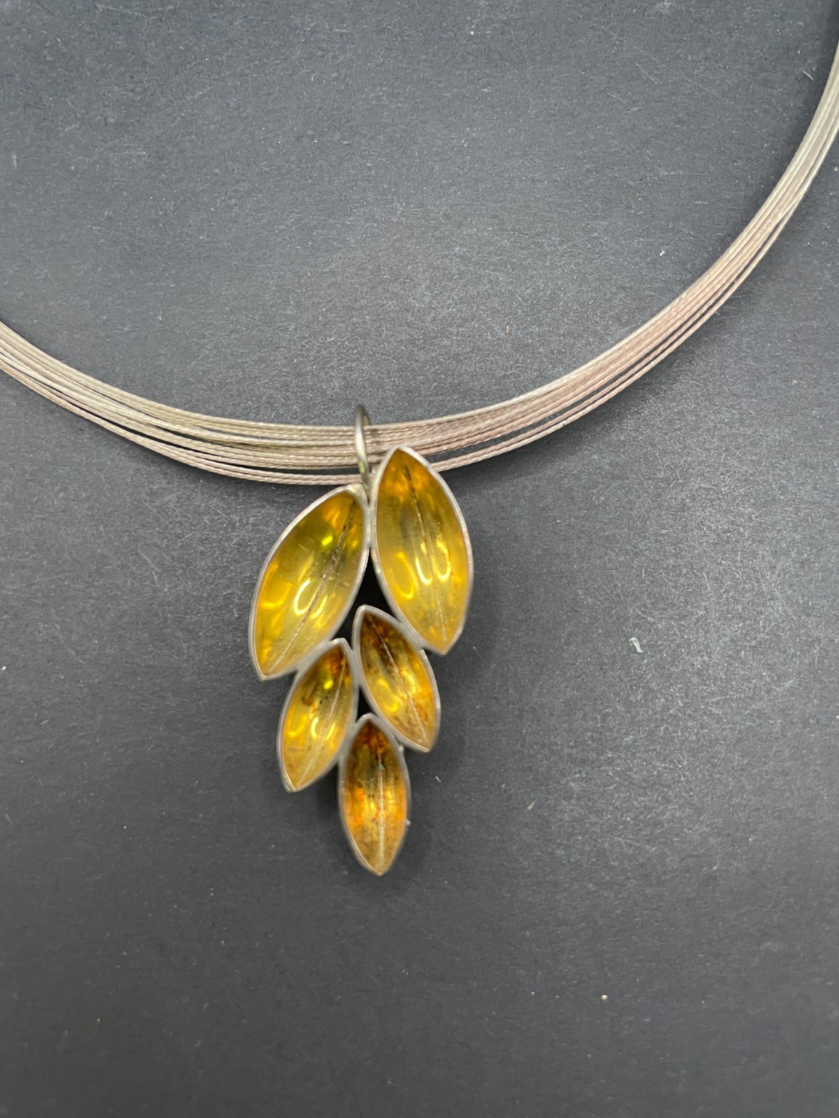 Vintage Silver Tone Multi-Cable Wire Collar Choker Solid Marquis Leaf Pendant