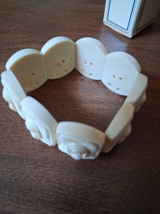 Vintage 1982 AVON Gracious Tulips Plastic Stretch Bracelet Japan New In Box