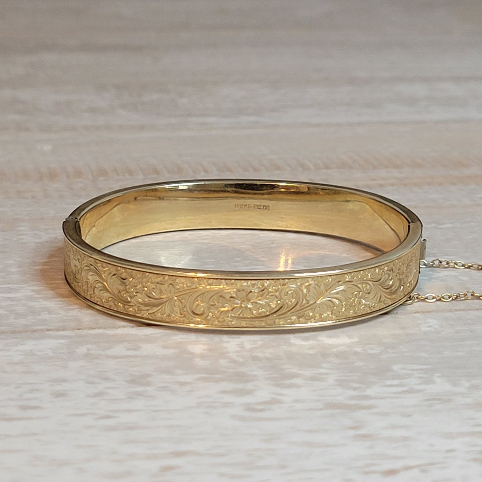 Mid Century Victorian Style 1/20 12K Gold Filled Hinged Bangle Bracelet EMCO