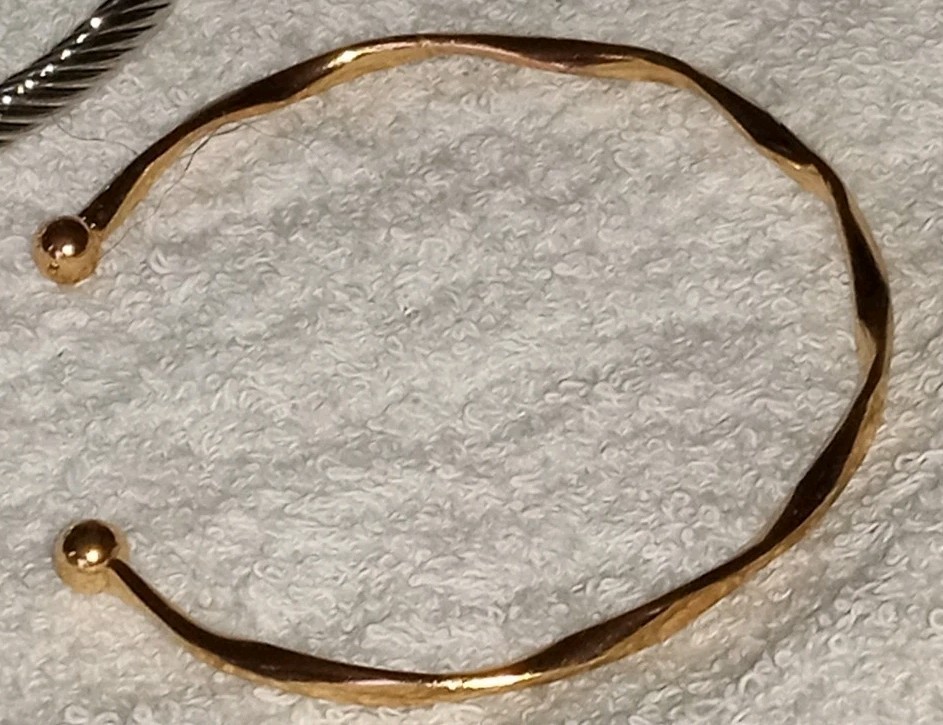 CUTE costume jewelry 2 BRACELET LOT + One GOLD HUMINGBIRD PIN UNBRANDED MODERN