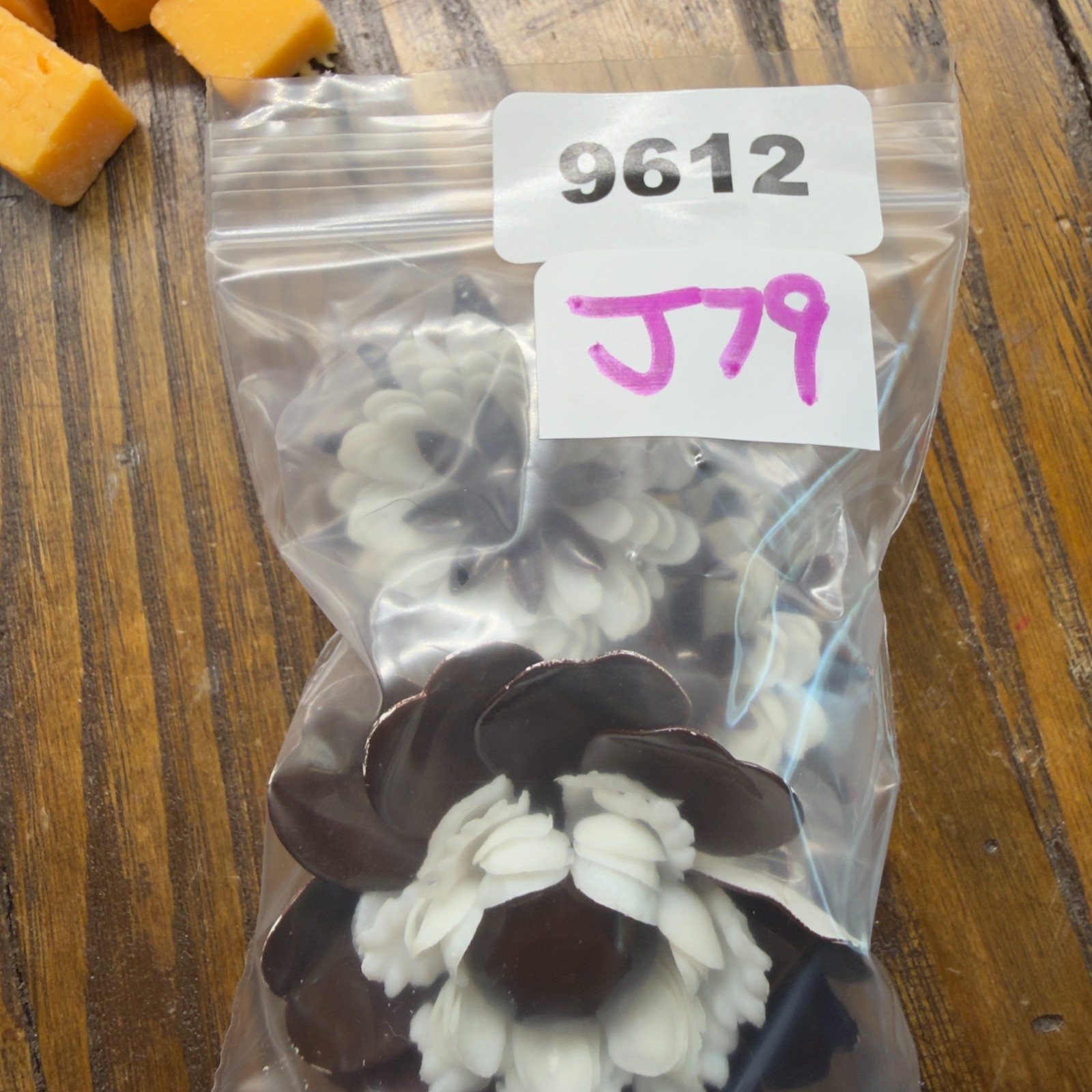 Vintage Flower Brooch Earrings Set Enamel Acrylic Brown White Clip Ons