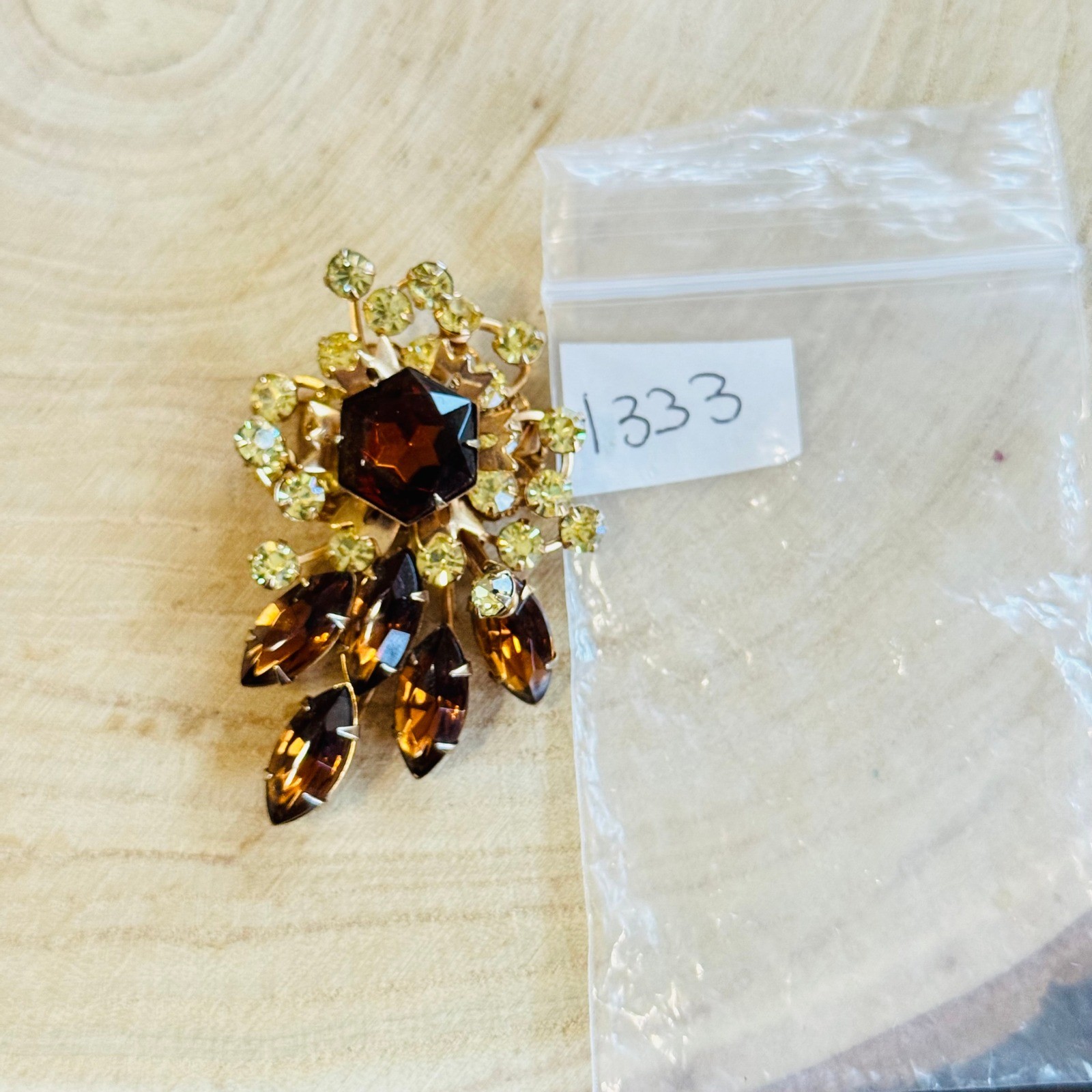 VTG Cathe Signed Flower pin Brooch Jeweled Crystal rhinestone Bouquet rare gold