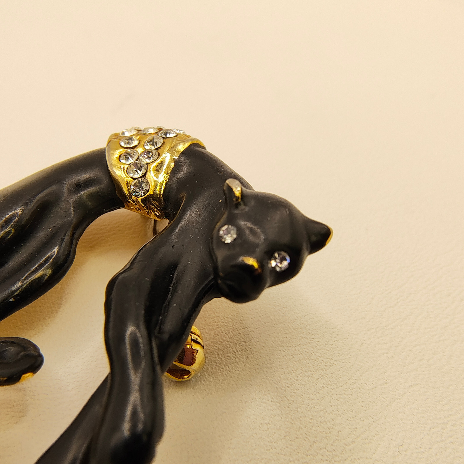 Vintage Black Panther Brooch Pin Enamel Gold Tone White Rhinestone Puma Jaguar