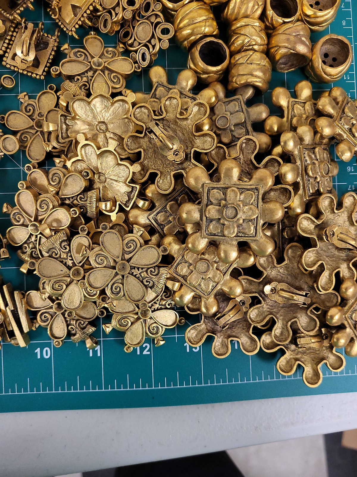Vintage Gold Tone Costume Jewelry Findings Lot Earring Clip Brooch Charms 5lb+