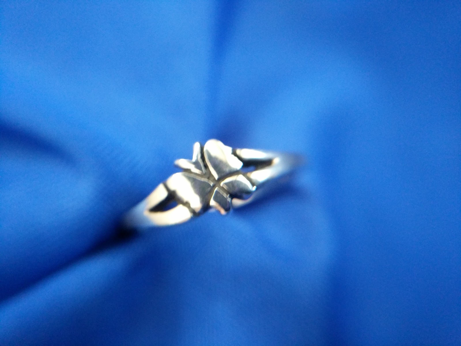 Butterfly 3/16″ N to S on finger 0.925 sterling silver ring band size 3