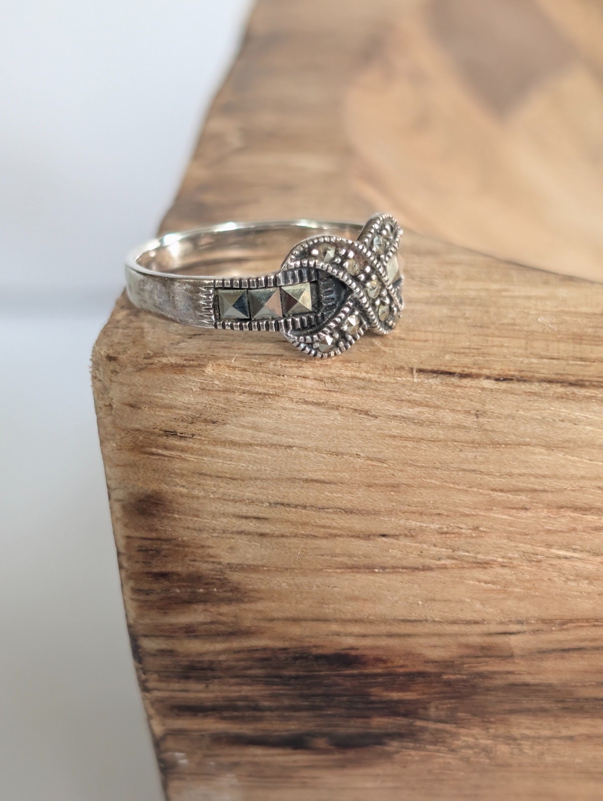 Art Deco Classic Infinity Knot Ring 925 Sterling Silver and Marcasite Size 6.5