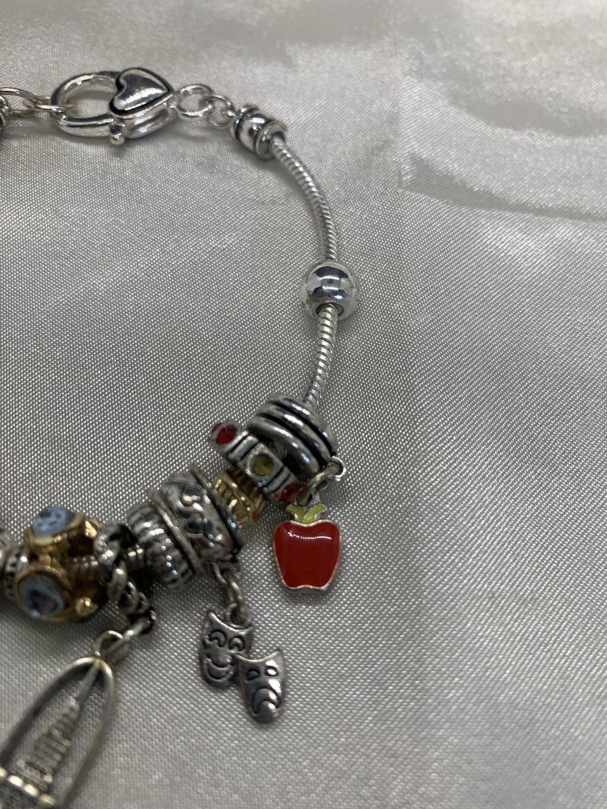New York Icon Silver Tone Heart Clasp Snake Chain Rhinestone Charm Bracelet