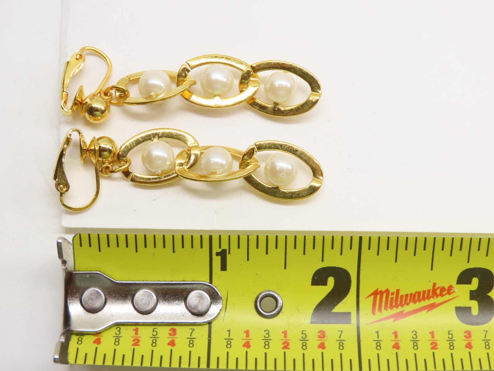 VTG Avon Earrings Dangle Faux Pearl Clip On Gold Tone Triple Chain Link D2564