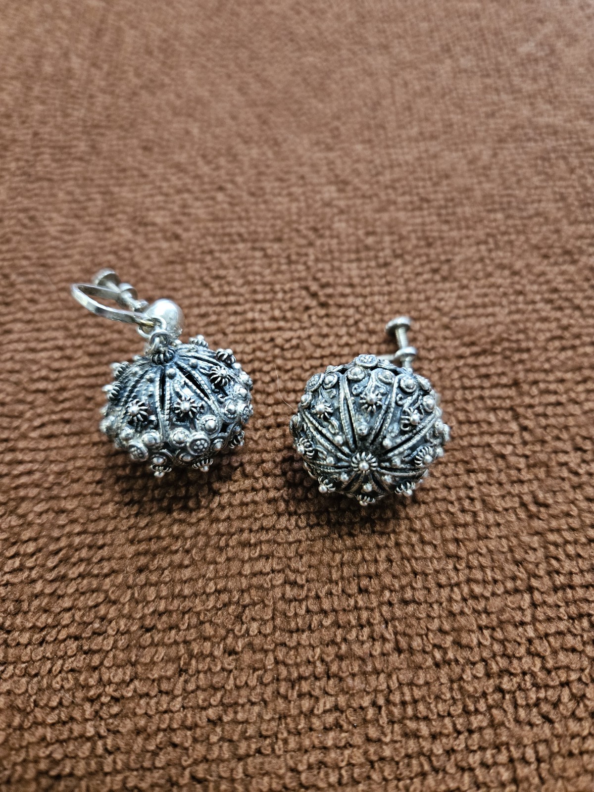 Vintage Siam Sterling Silver Screw Back Stud Earrings