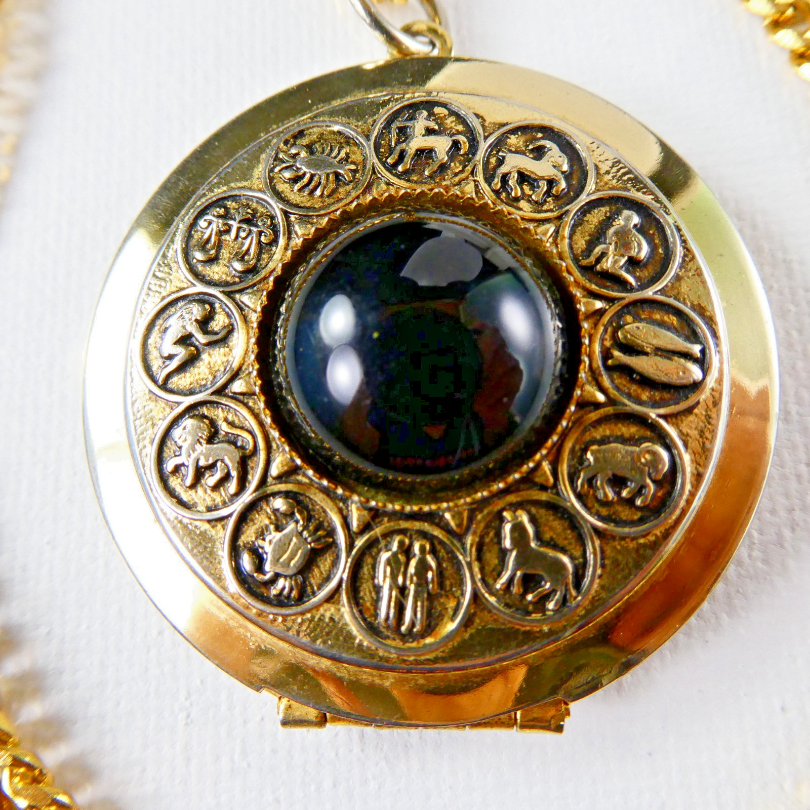 Vintage Gold Tone Picture Locket Black Cabochon Horoscope Zodiac Signs w/ Chain