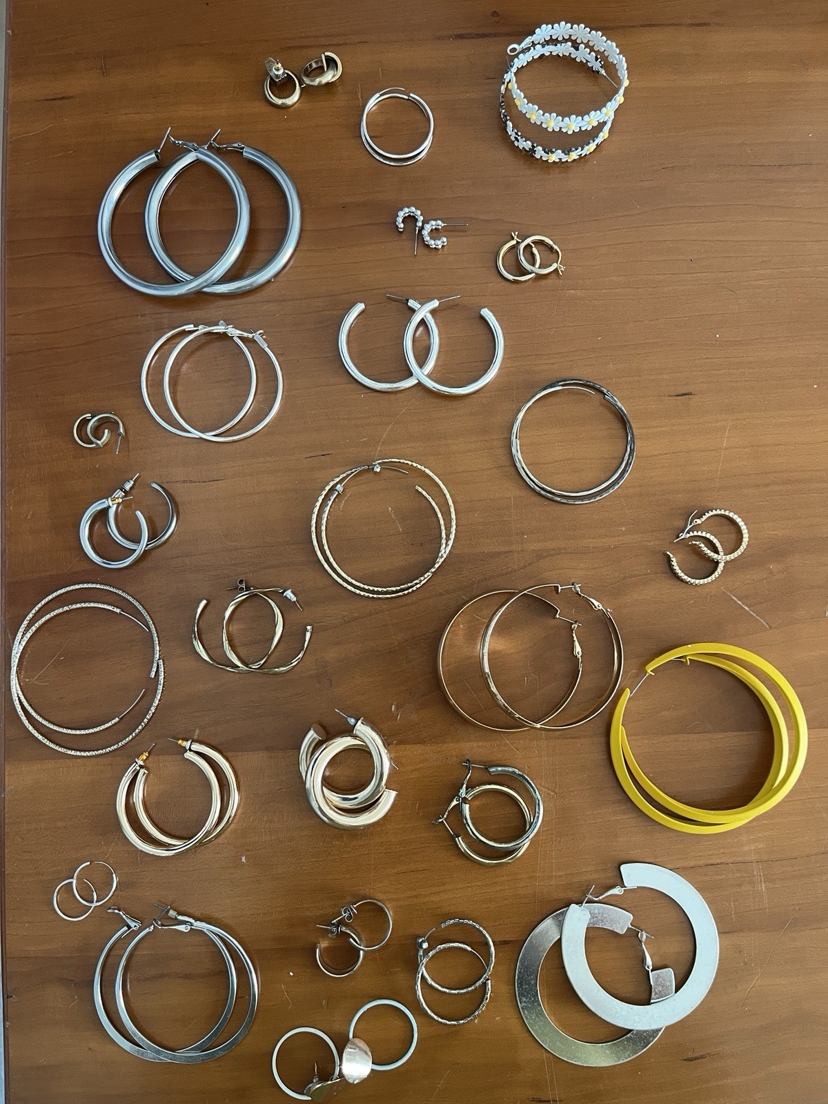 Random Lot Of Vintage Hoop Earrings Assorted Shapes Sizes Metals Silver Gold