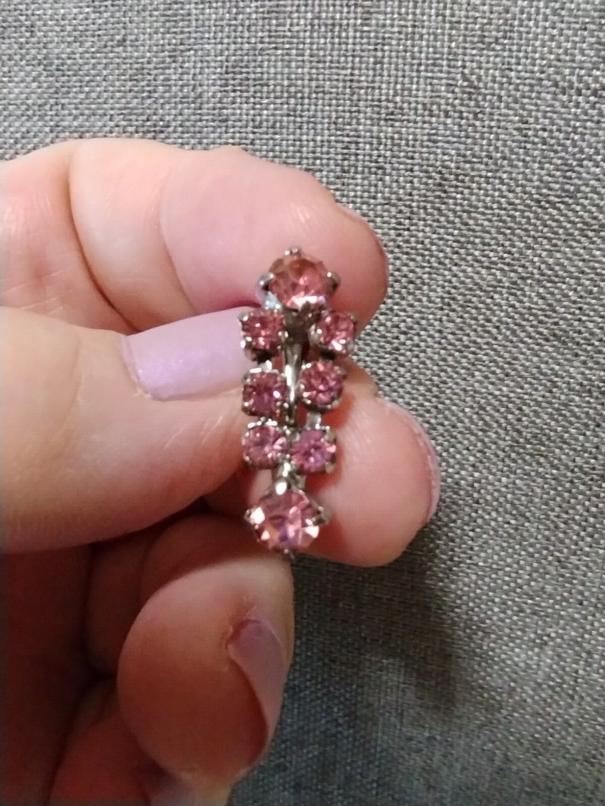 Prong Set Vintage Pink Rhinestones in Silvertone Screwback Earrings. #154