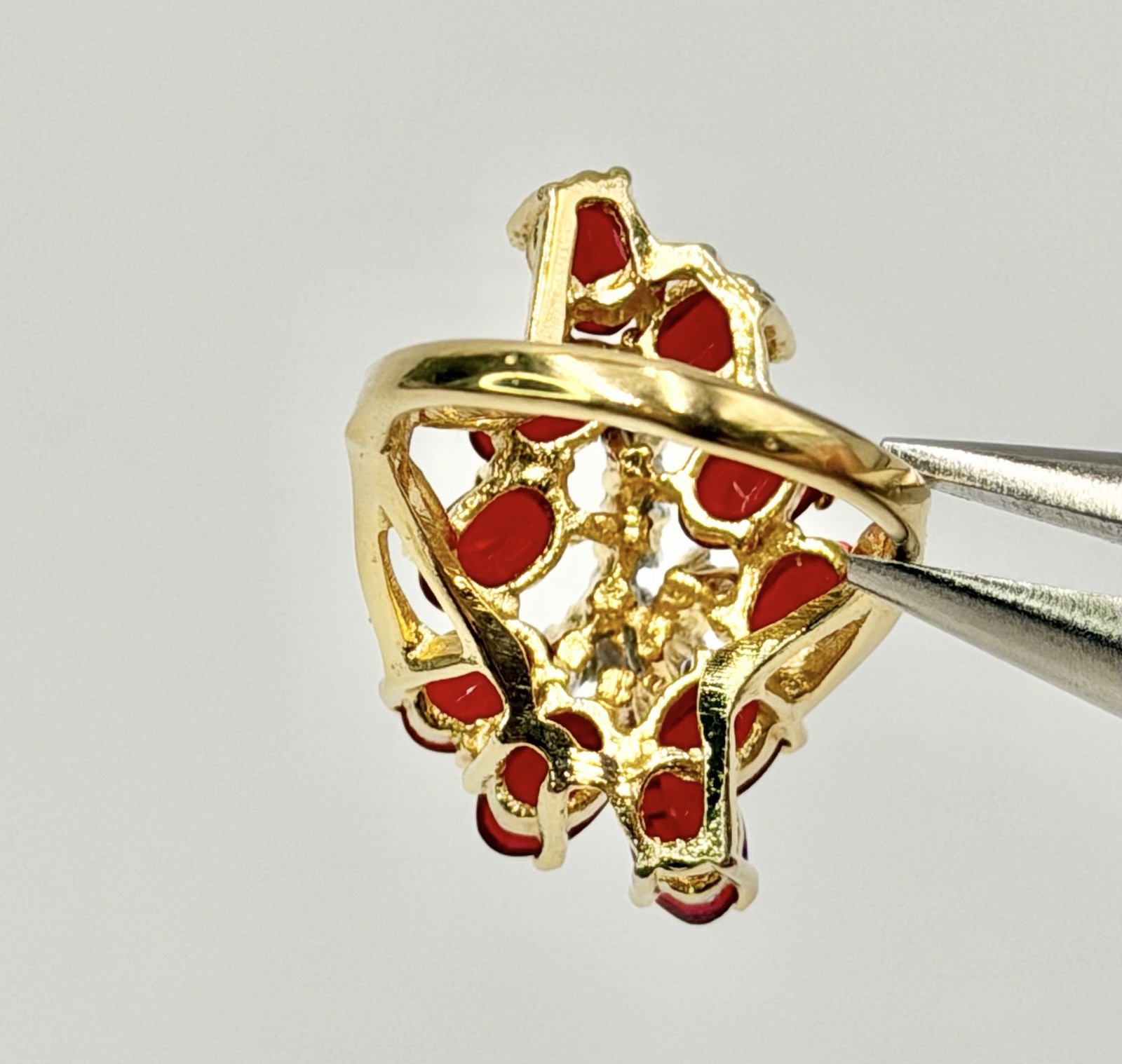 Vintage Aurora Jewelry Co Ring Red Stones Clear Accent Cluster 18kt HGE Sz 5.75