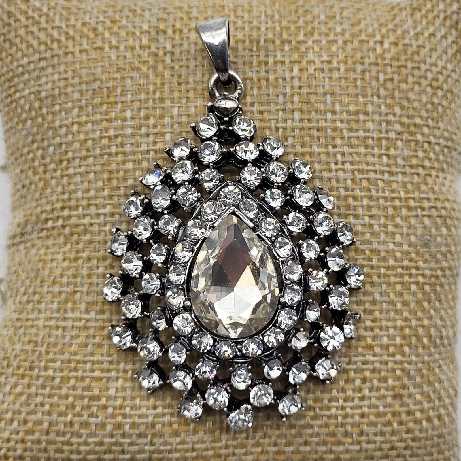 Beautiful vintage clear rhinestone teardrop pendant elegant bridal