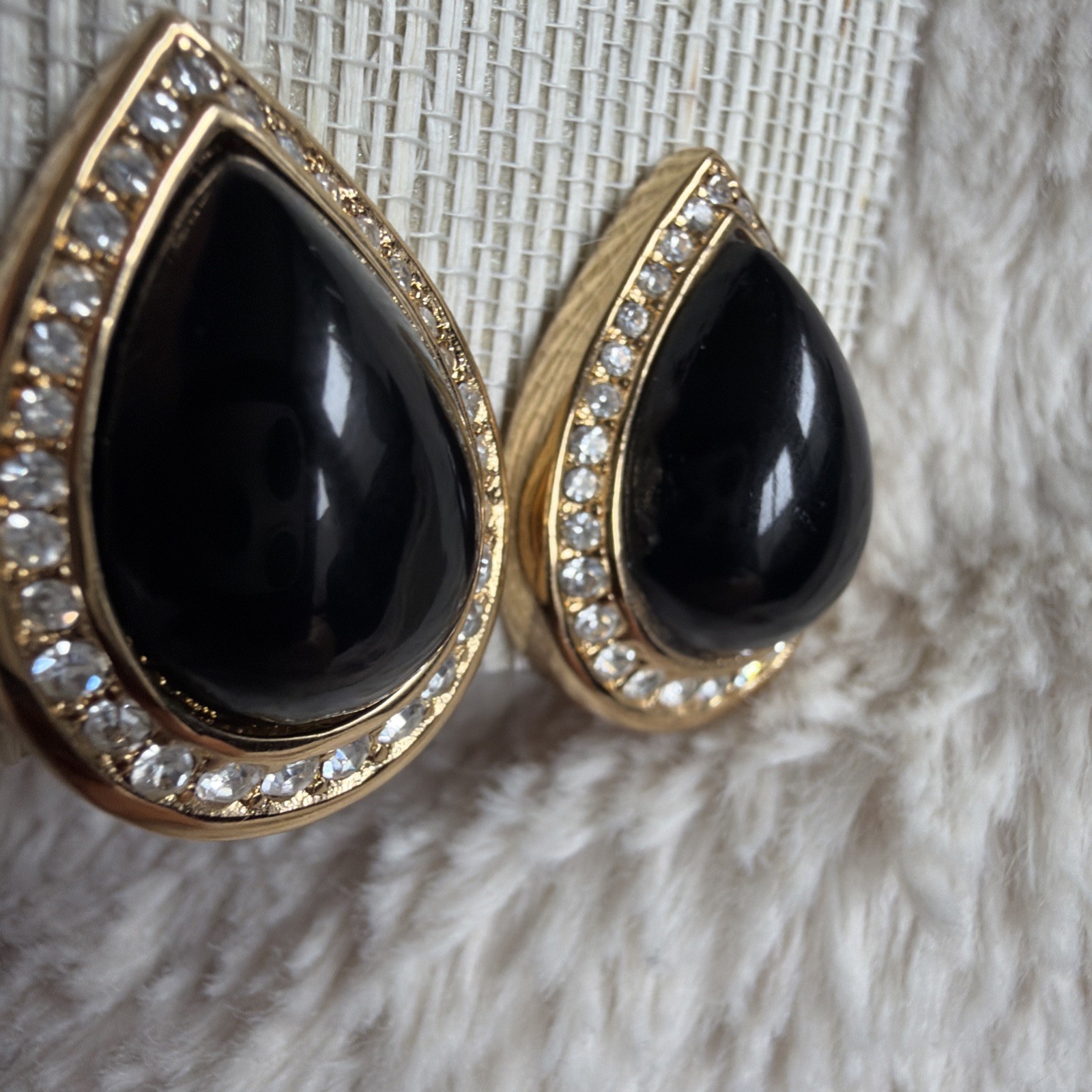 CHRISTIAN DIOR VINTAGE SIGNED TEARDROP SHAPE BLACK & RHINESTONES CLIP EARRINGS