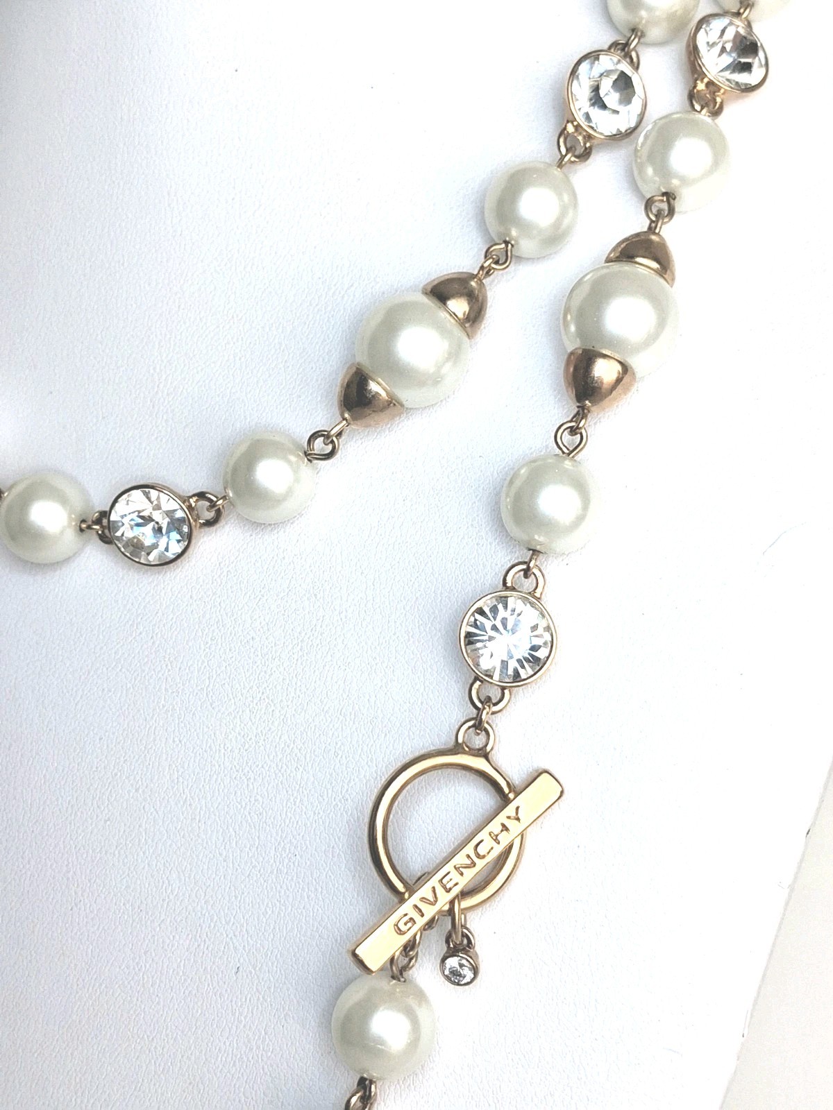 Vintage Givenchy pearl and crystal statement Rich mom necklace Ivory gold 20 in