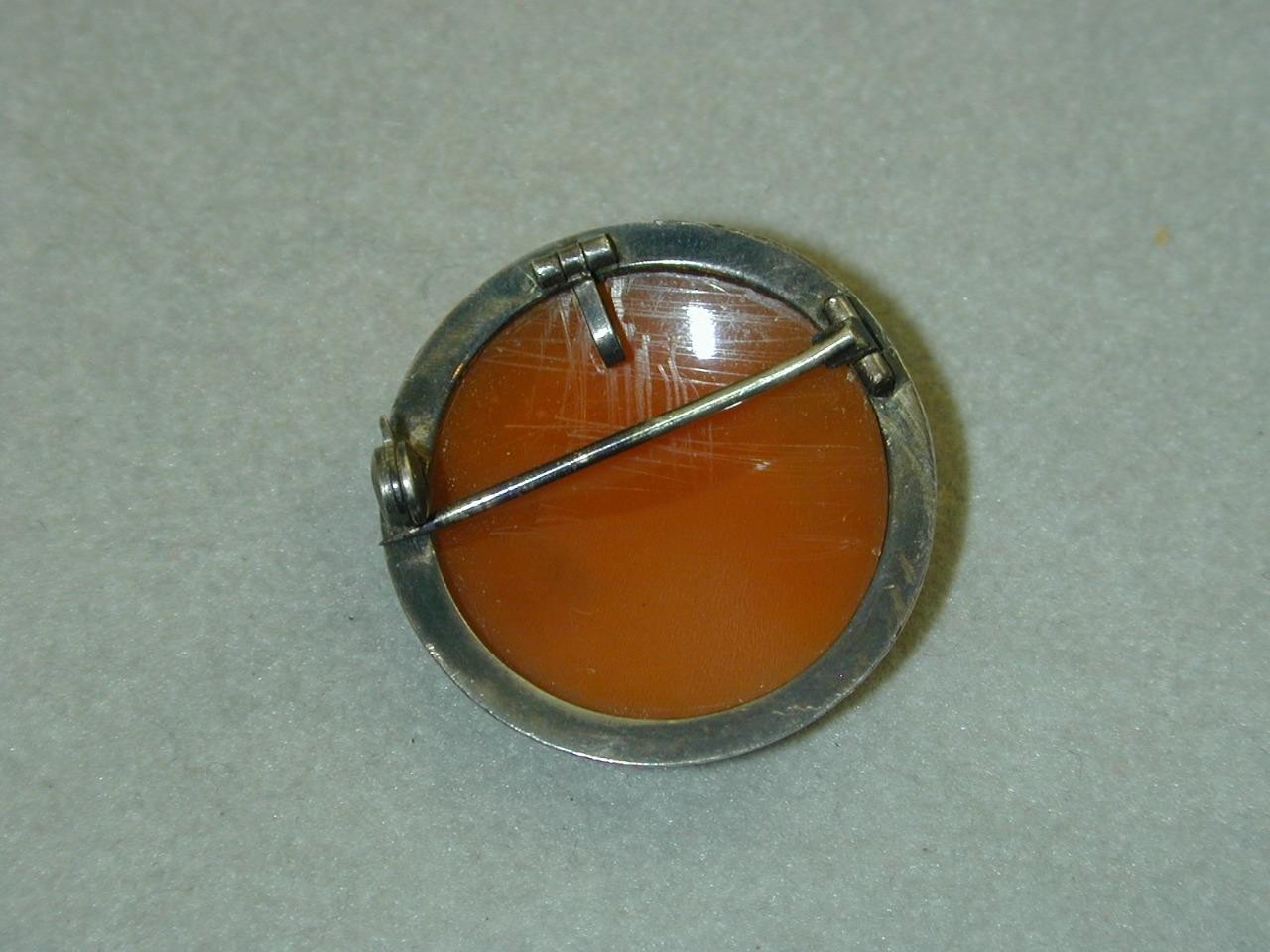 Incredibly Nice Hand Carved Shell Cameo Pin Pendant Silver & Gold