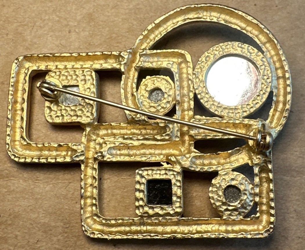VTG Hammered Satin Gold Tone Geometric Abstract Brooche Multicolor Stone Glass
