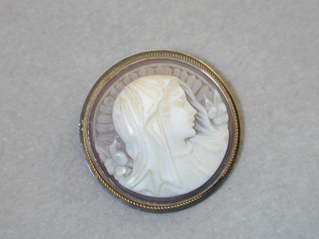 Incredibly Nice Hand Carved Shell Cameo Pin Pendant Silver & Gold