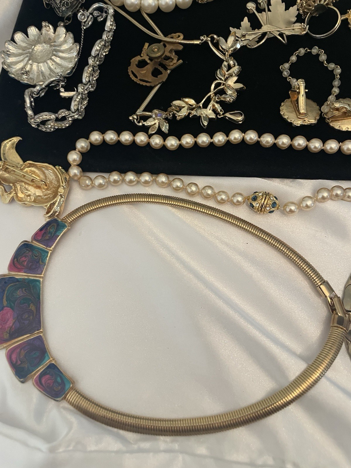 Junk Jewelry FOR CRAFTS WEAR PICS 1 & 2 Necklaces Watches Brooch Some SIGNED #3