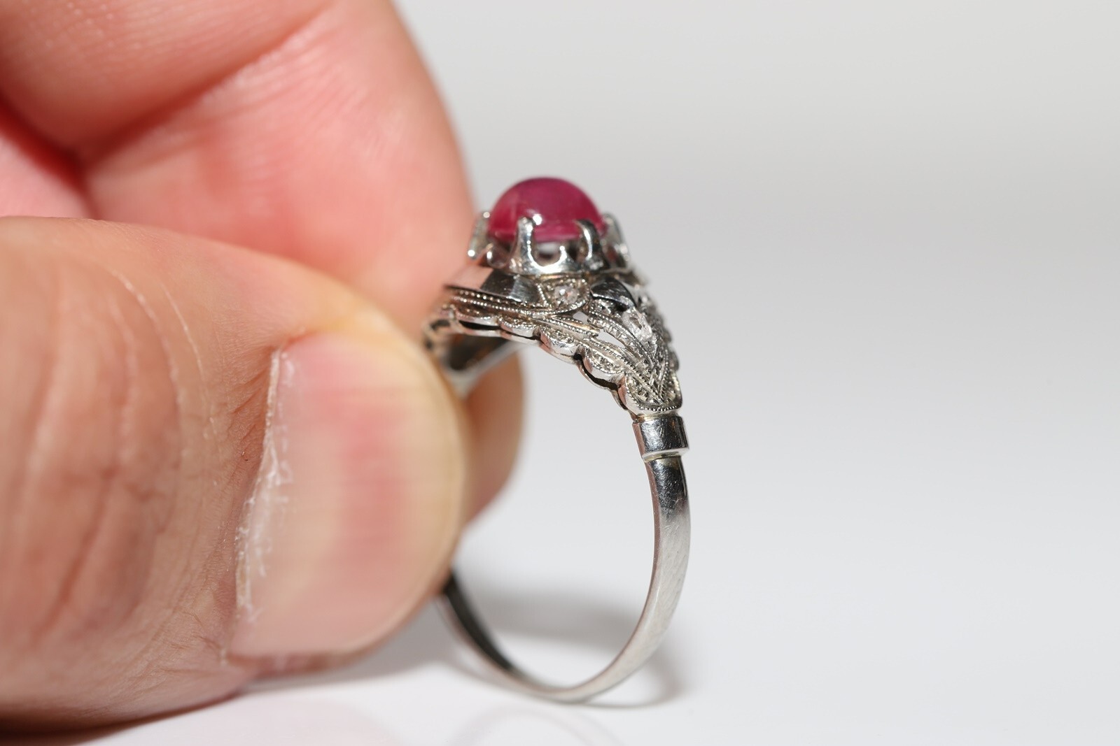 Antique Circa 1920s 18k Gold Natural Cabochon Ruby And Rose Cut Diamond Ring