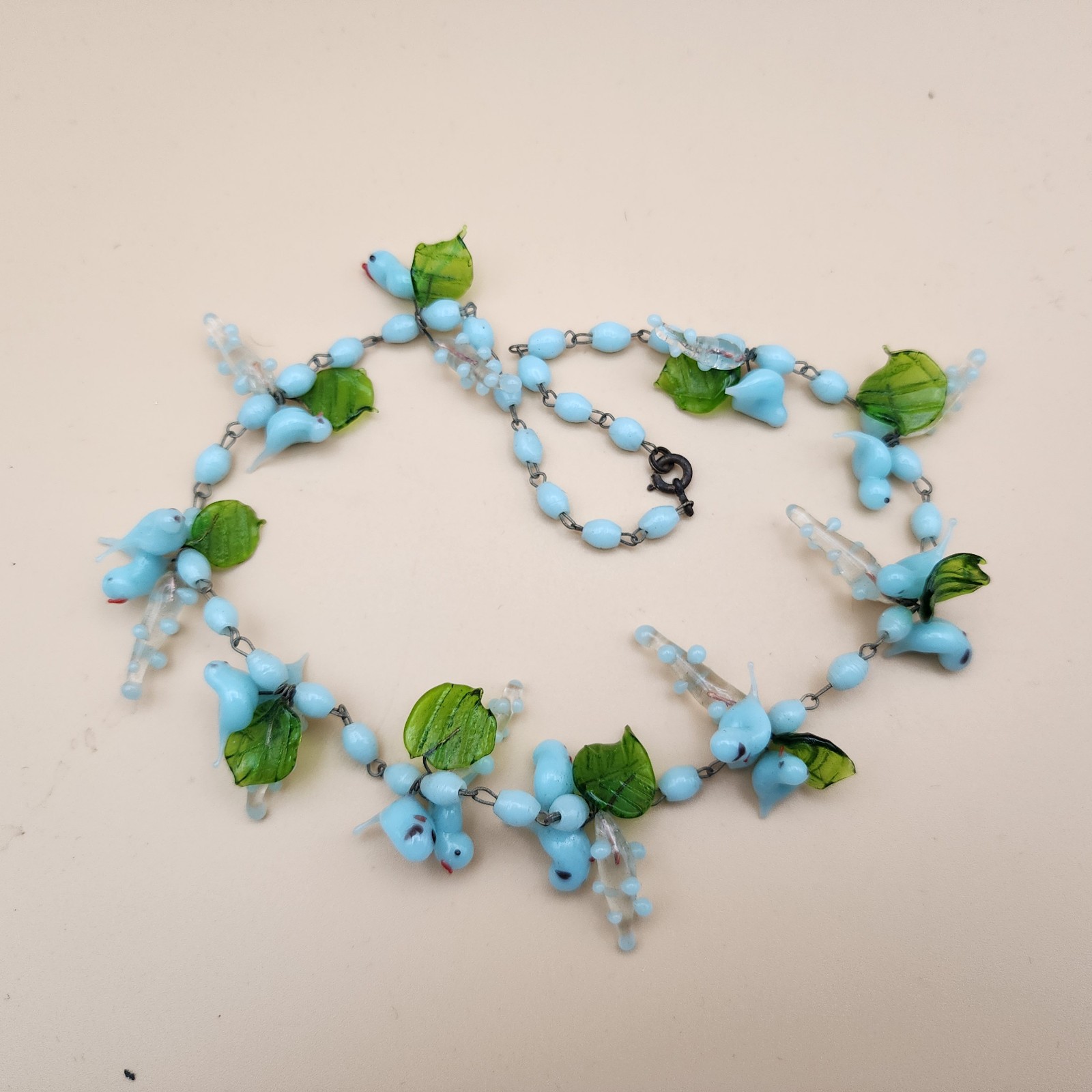 Lovely Vintage Blown Glass Neckless w Birds & Flowers (1670)