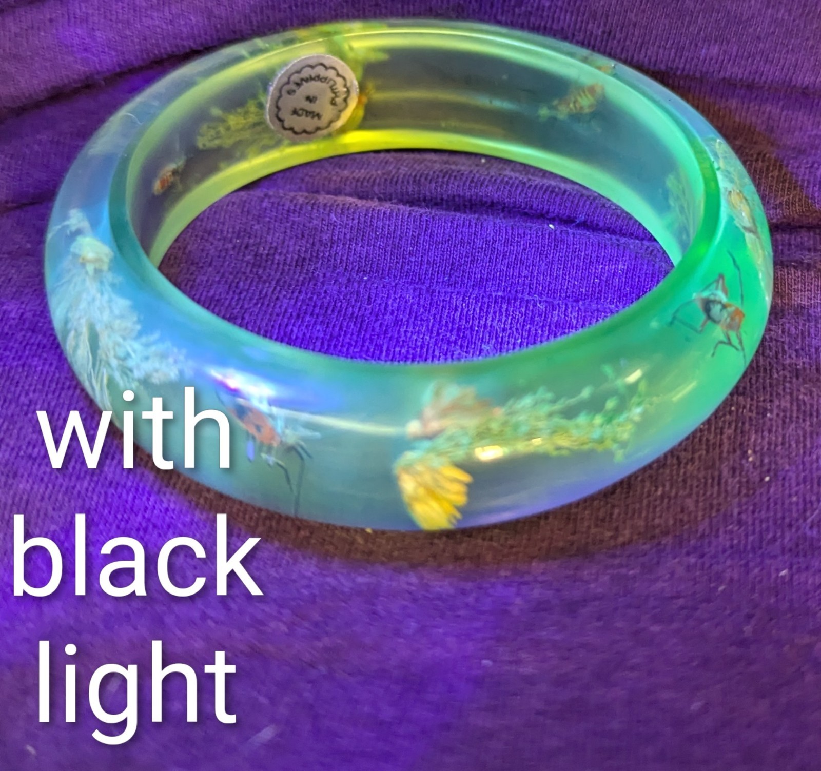 VINTAGE LUCITE BUG ANT INSECT BOTANICAL BANGLE BRACELET ORIG GOLD FOIL STICKER