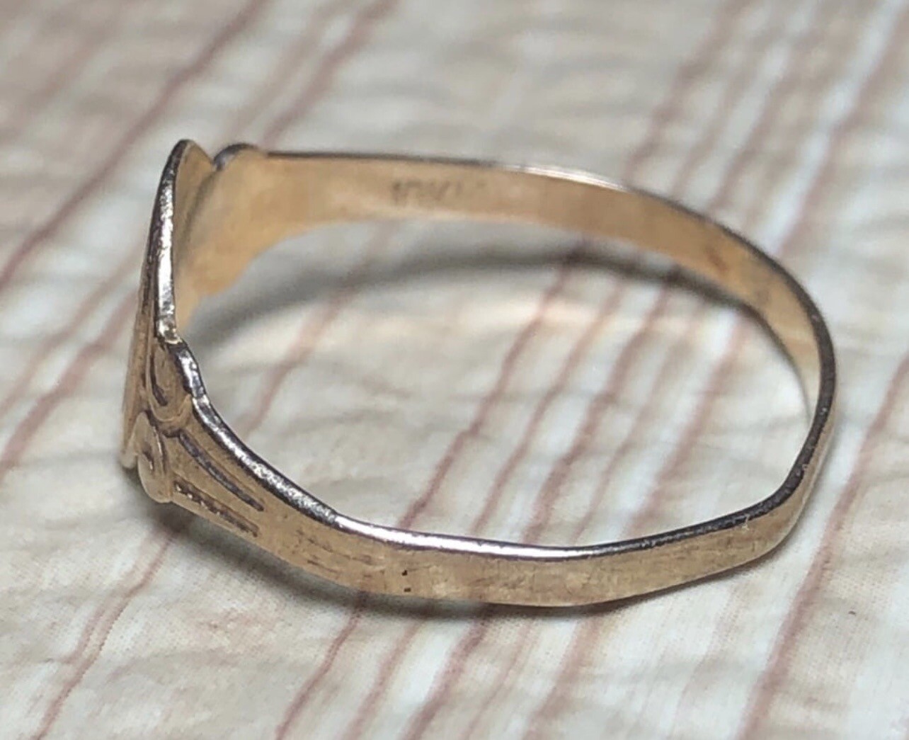 10K Monogramed Signet Pinky/Child’s Ring, Size 4.75 Initial ‘EJZ’