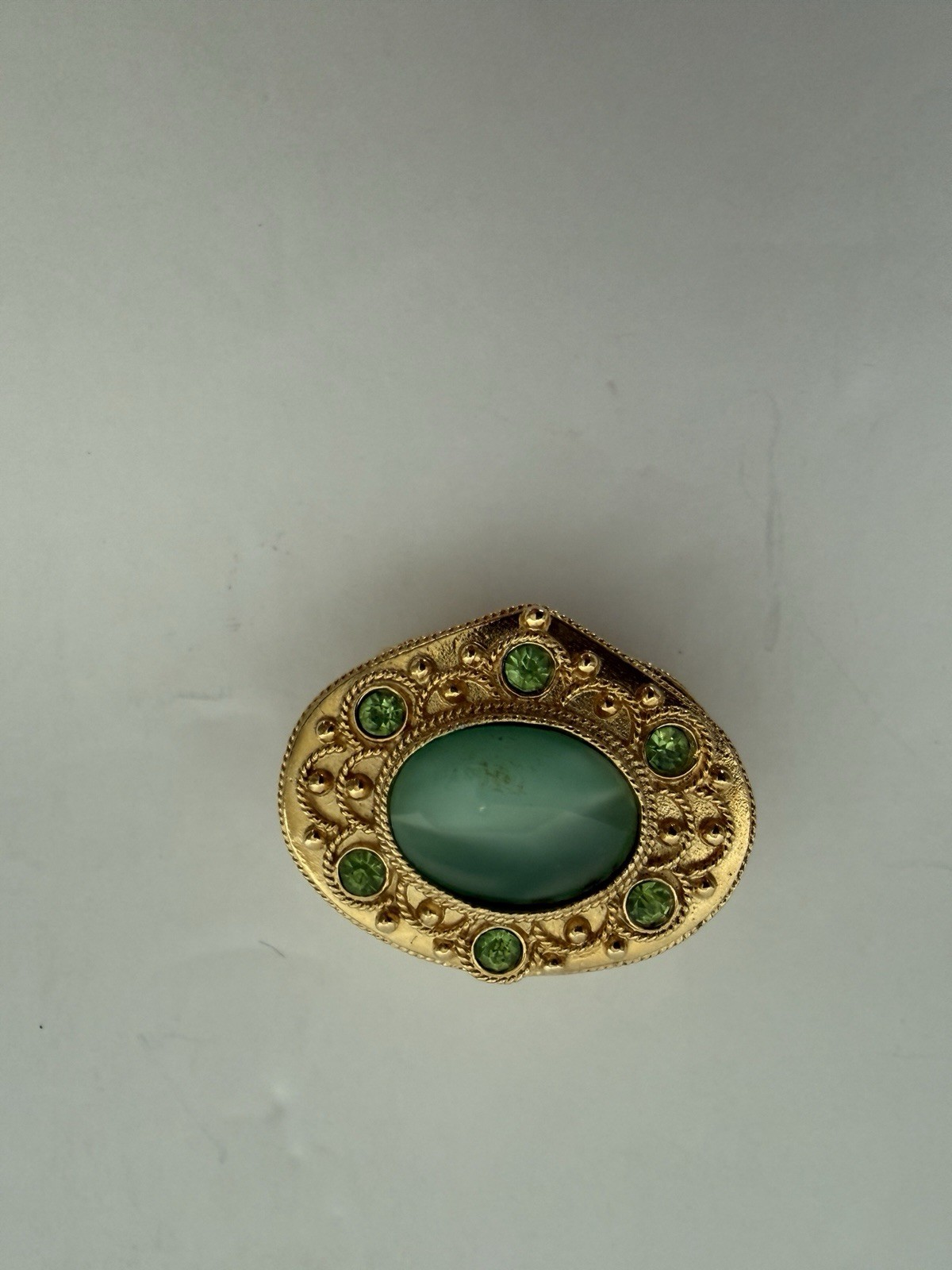 Vintage Florenza Gold Tone Pill box with Cabochon stone
