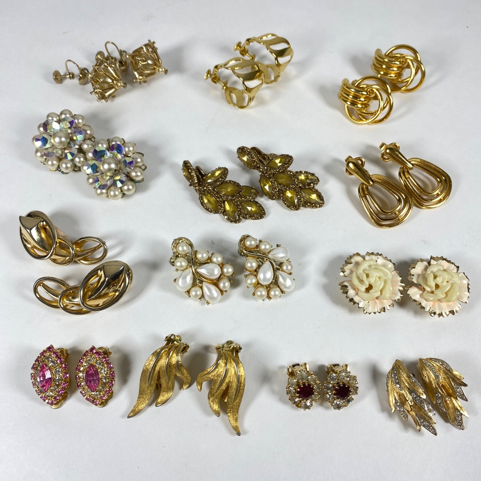 LOT 13 Vintage SIGNED Clip/Screw Earrings WEISS, TRIFARI, KRAMER, JUDY LEE, CORO