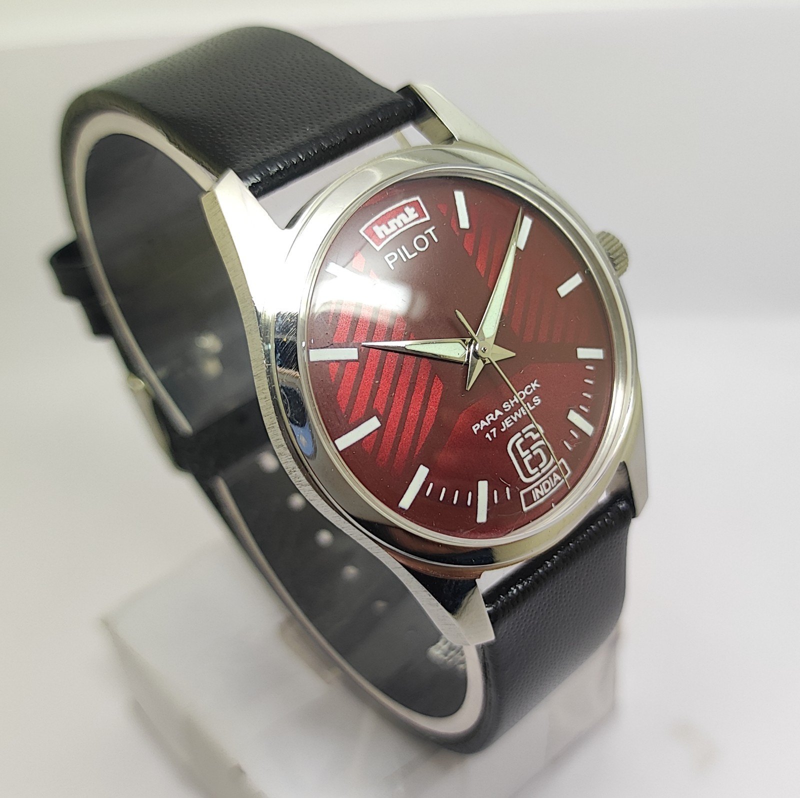 Vintage Hmt Pilot Red Dial 17 Jewels Para Shock Mechanical hand winding Watch