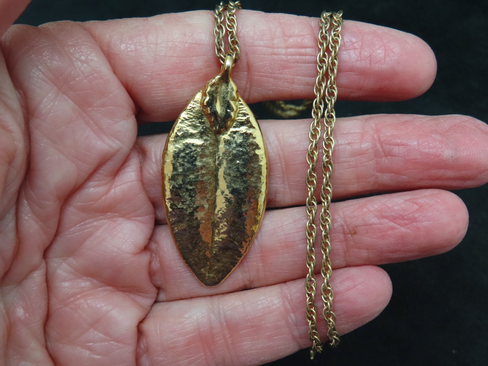 Vintage 1980’s Gold Plated Chain w/Gold Plated Leaf Slide