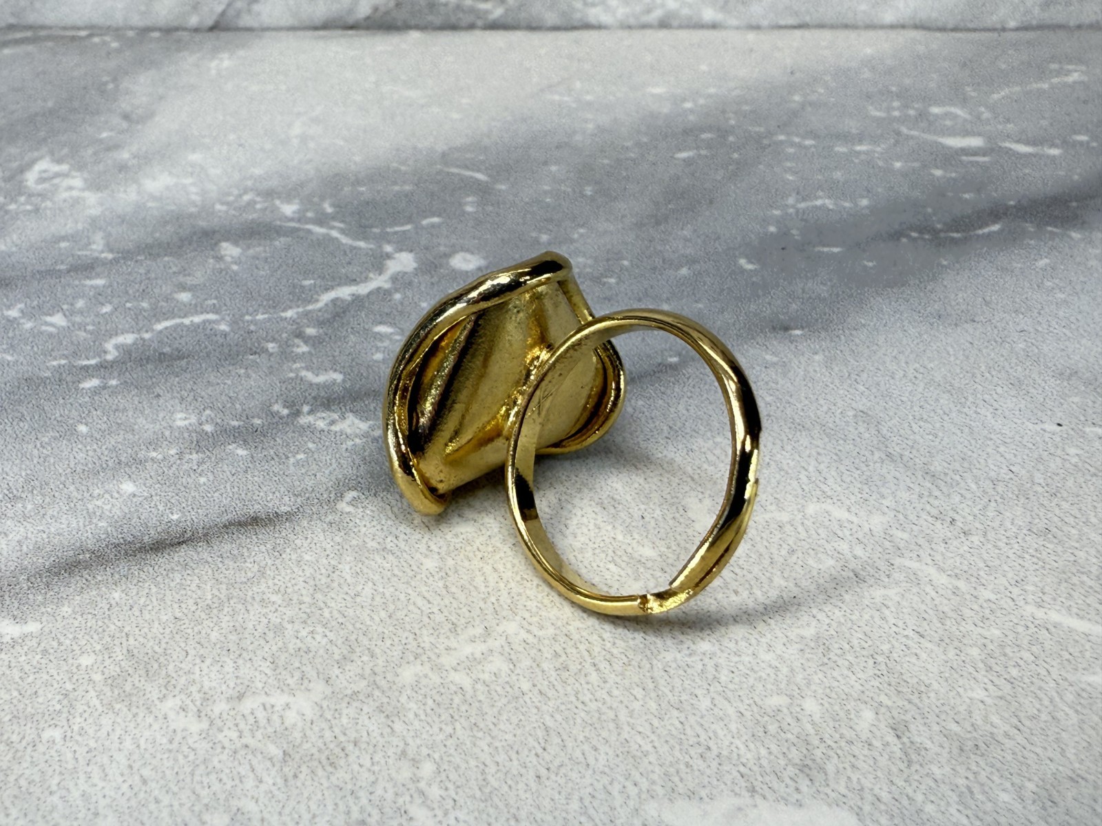 Vintage gold tone and green stone ring size 6 Adjustable