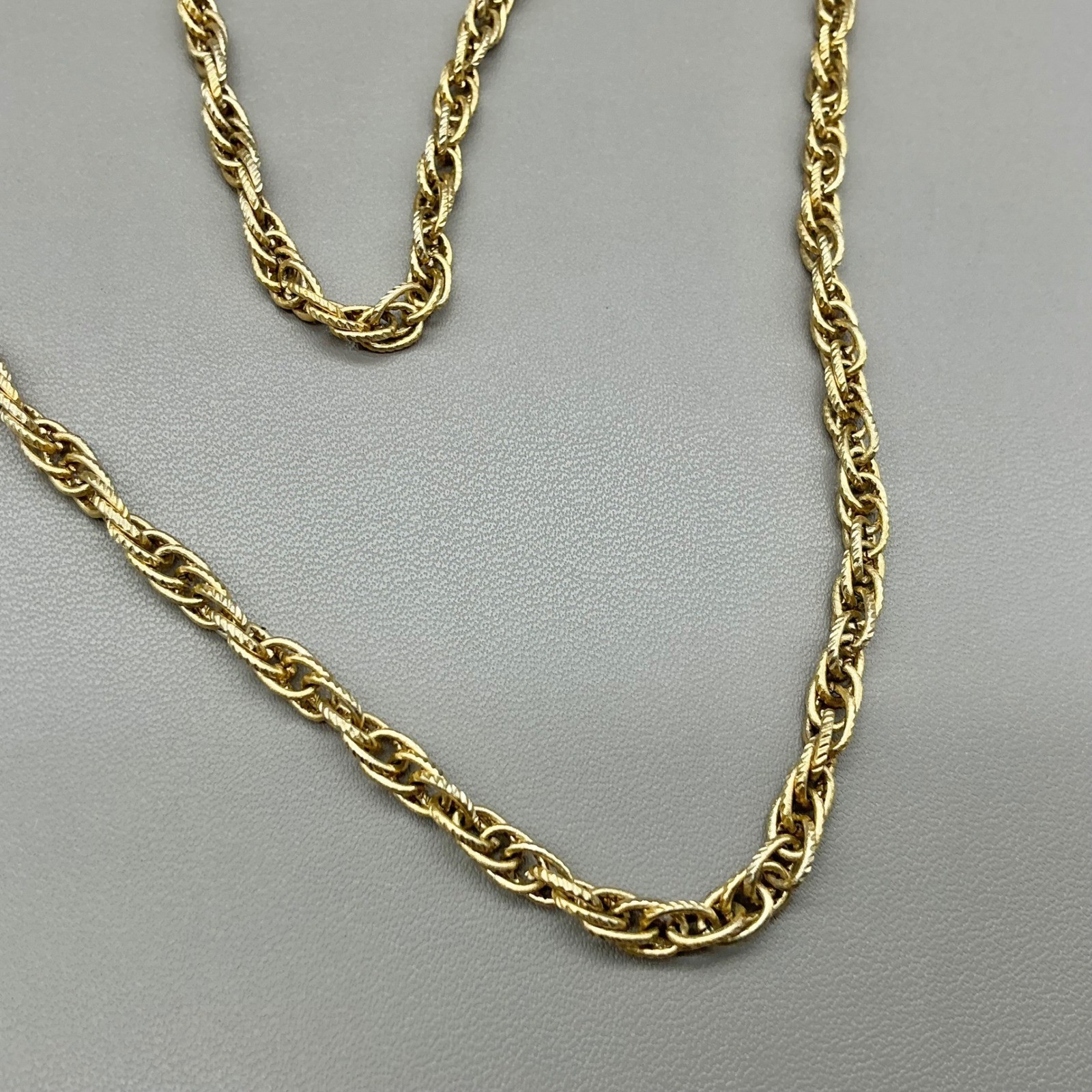 Avon Necklace Womens Gold Tone Textured Rope Chain Long Vintage Jewelry 30 Inch