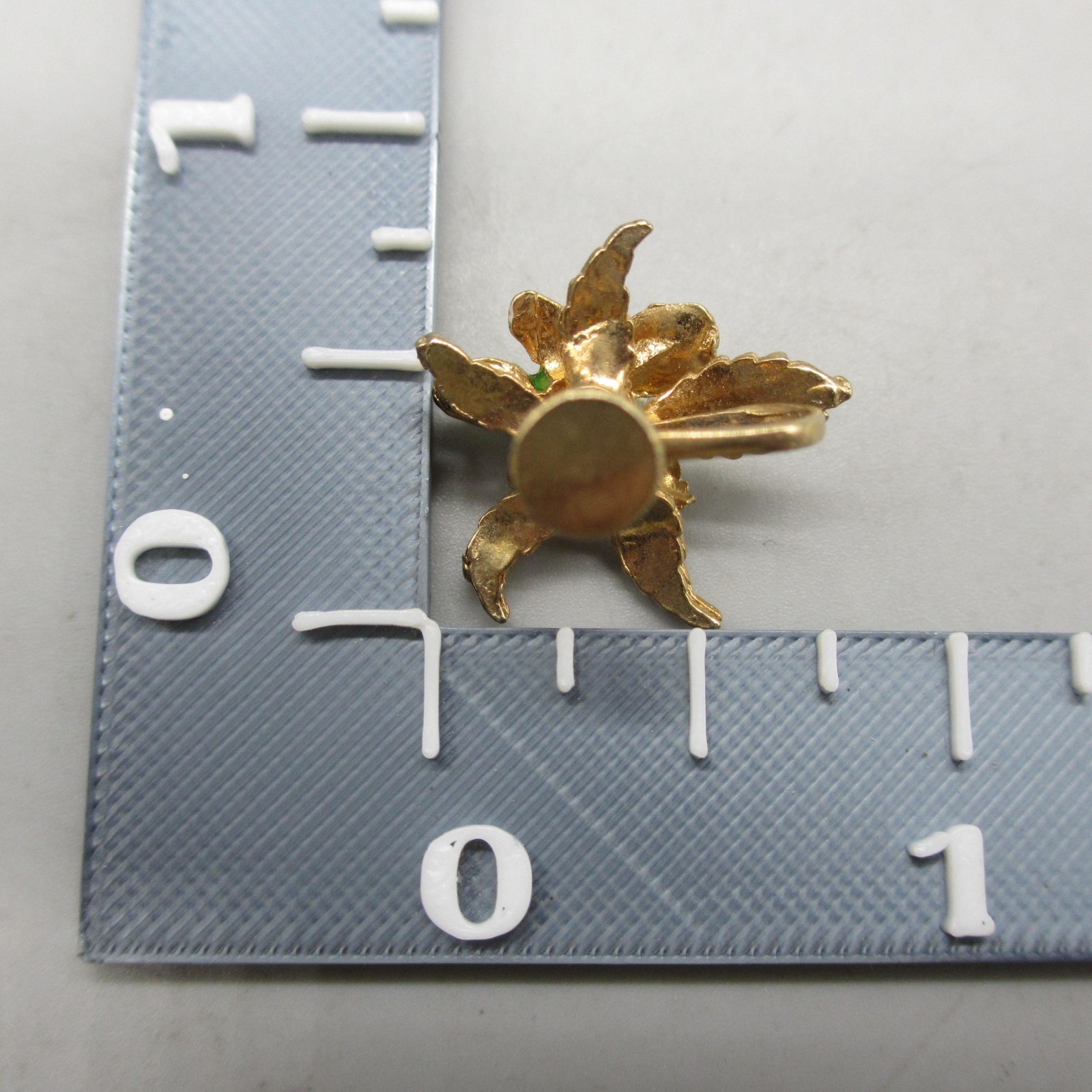 Vintage Enamel Flower Brooch Earrings Set White Green Dainty Gold Tone Screwback