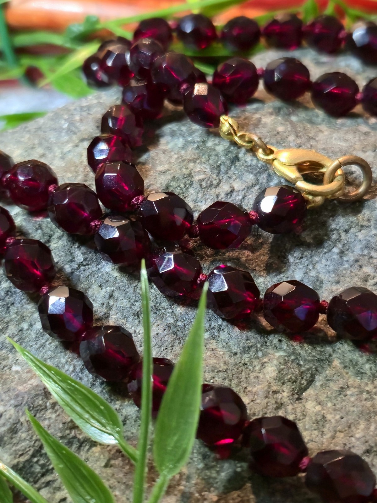 Vintage Long Faceted Natural Garnet Bead Necklace Deep Wine Red. 44″