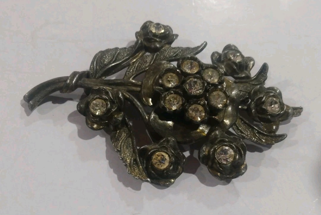 Little Nemo Rhinestone Brooch 1940s Clear Gun Metal Tone VTG Floral Bouquet 3.5″