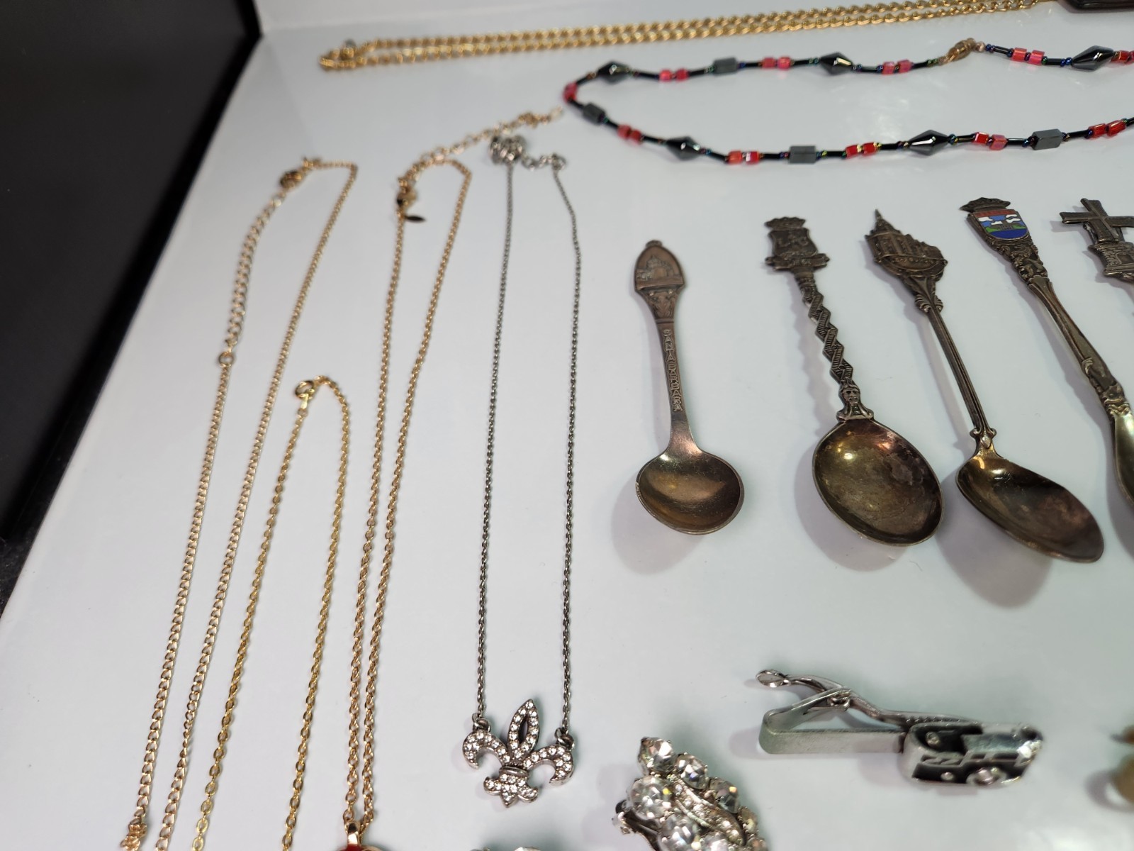 Costume Jewelry And Items Vintage Mixed Lot Mostly Wearable
