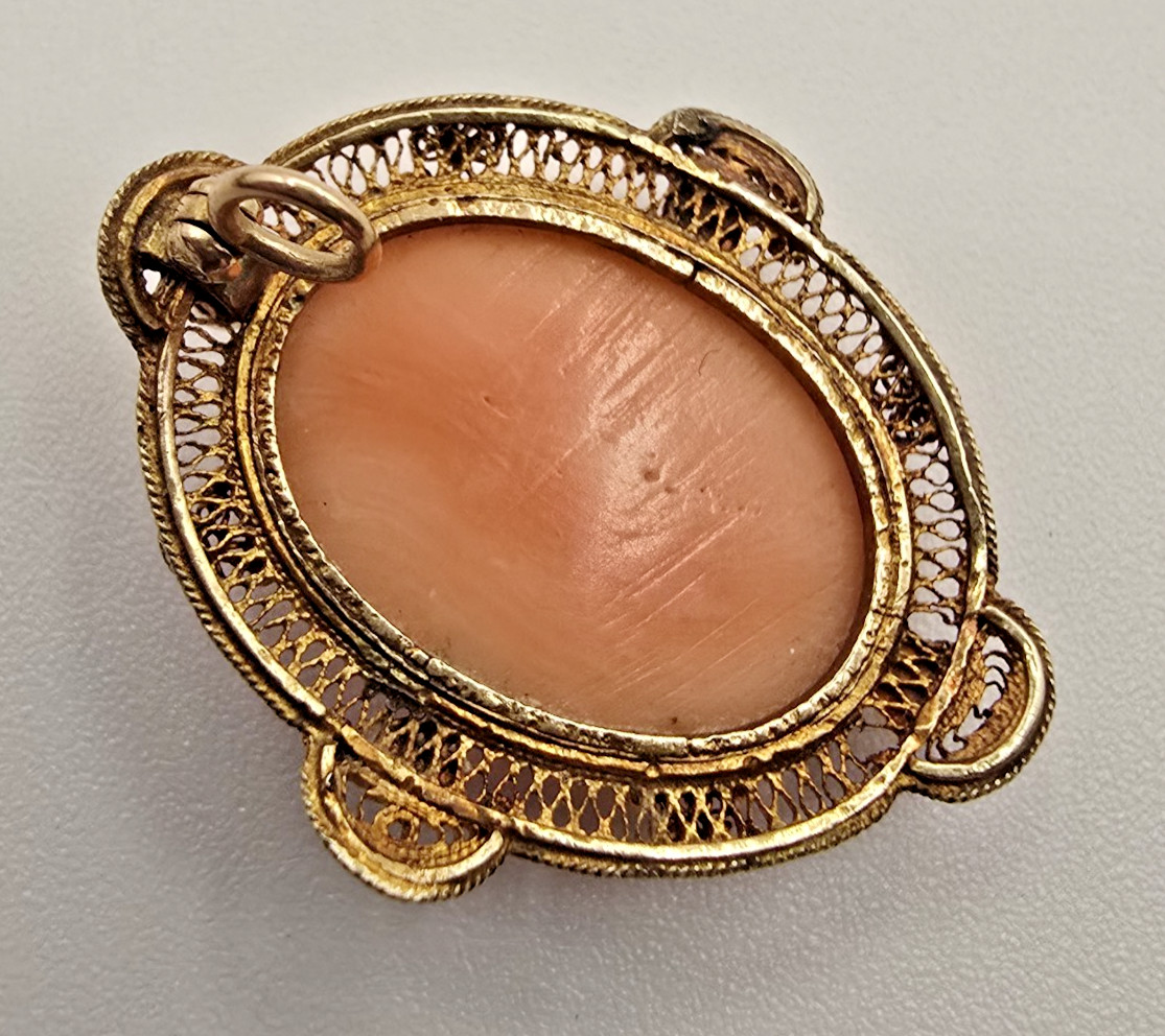 18K Gold Granulated Filigree Frame With High Relief Etruscan Revival Cameo